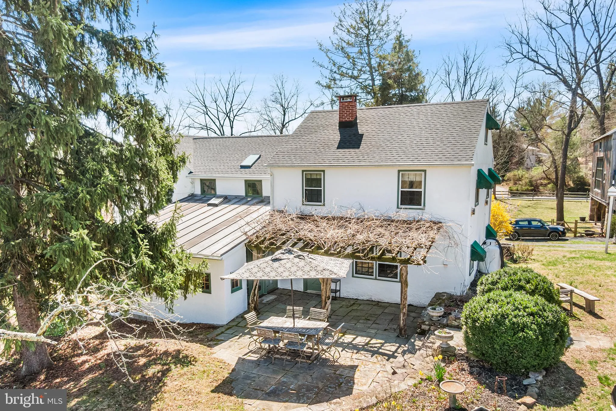 Phoenixville, Pennsylvania 19460, United States, 4 Bedrooms Bedrooms, ,3 BathroomsBathrooms,Residential,Contingent,82726