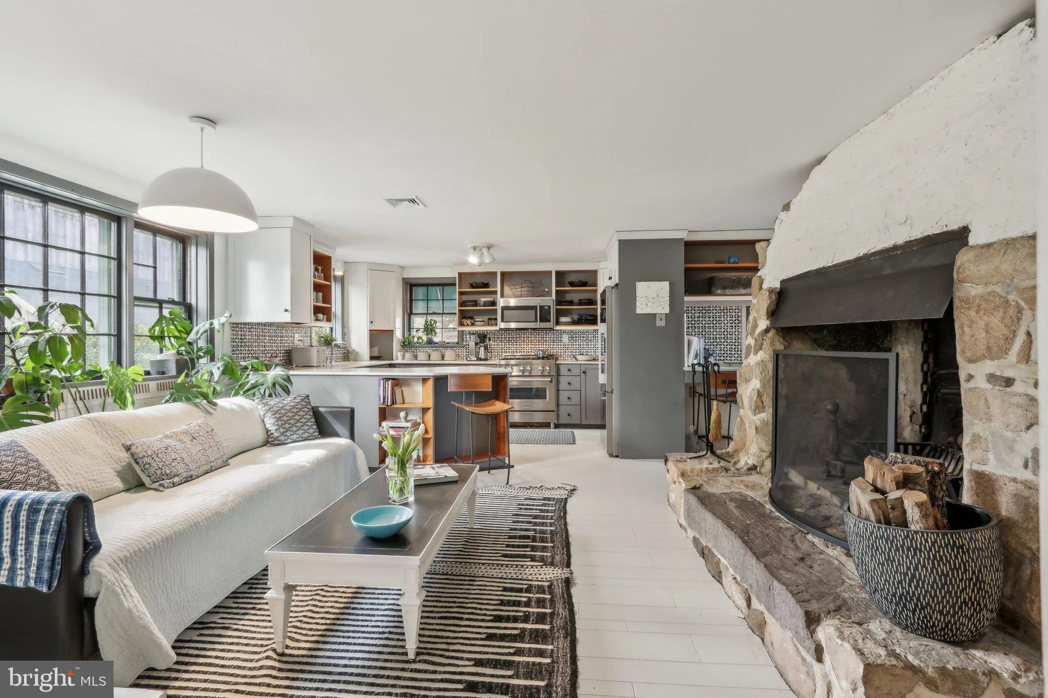 Phoenixville, Pennsylvania 19460, United States, 4 Bedrooms Bedrooms, ,3 BathroomsBathrooms,Residential,Contingent,82726