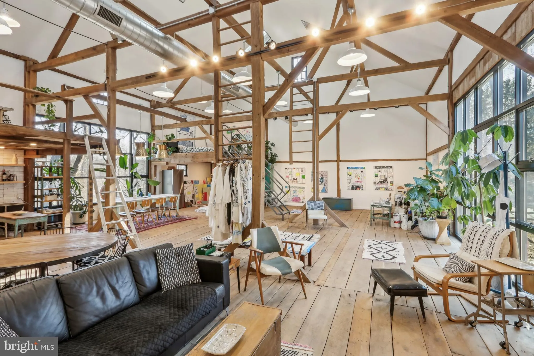 Phoenixville, Pennsylvania 19460, United States, 4 Bedrooms Bedrooms, ,3 BathroomsBathrooms,Residential,Contingent,82726