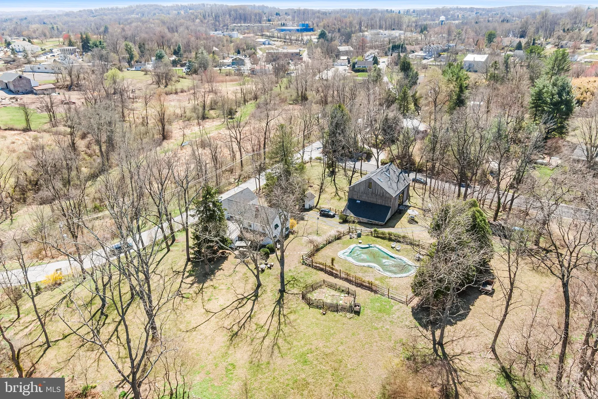 Phoenixville, Pennsylvania 19460, United States, 4 Bedrooms Bedrooms, ,3 BathroomsBathrooms,Residential,Contingent,82726