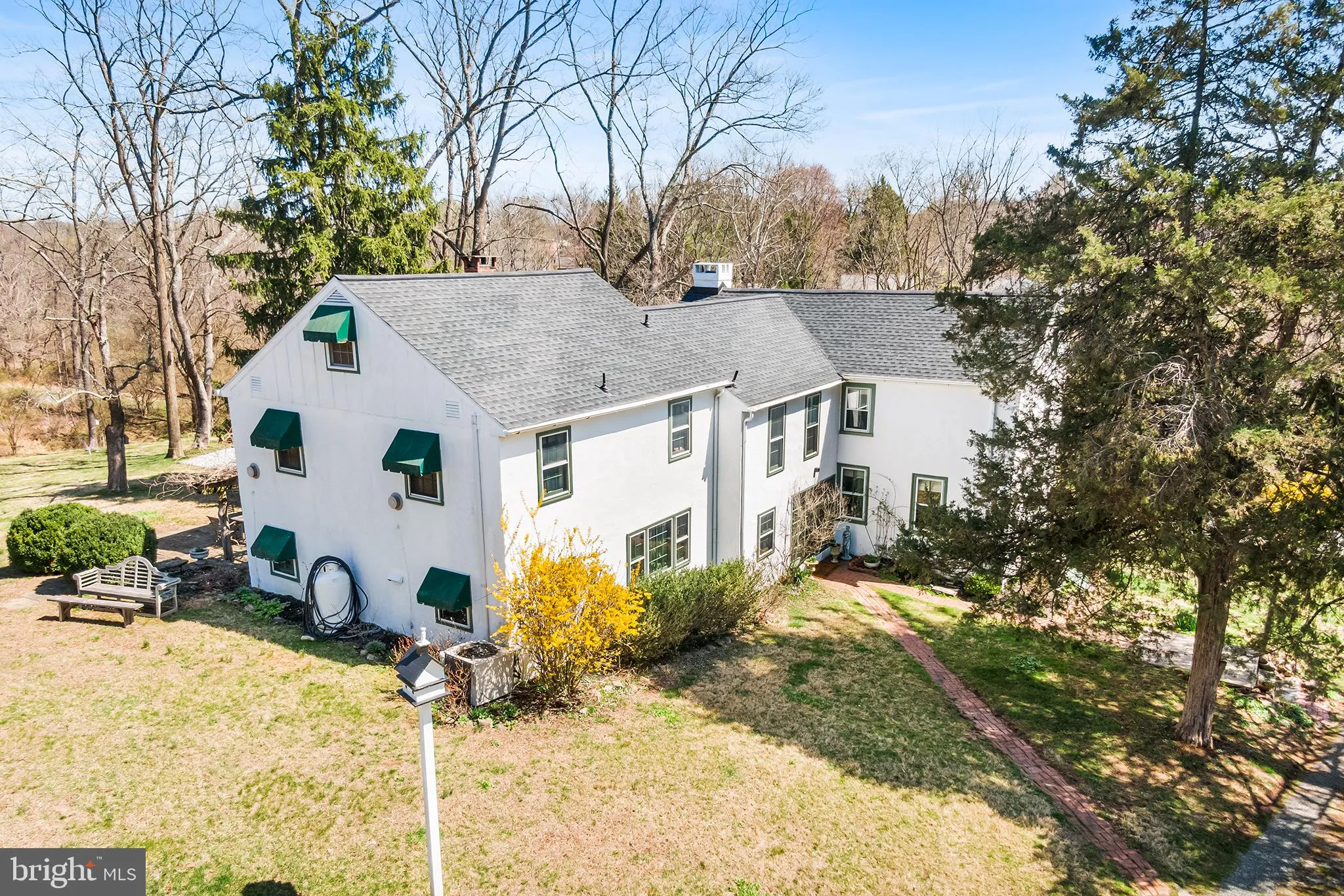 Phoenixville, Pennsylvania 19460, United States, 4 Bedrooms Bedrooms, ,3 BathroomsBathrooms,Residential,Contingent,82726