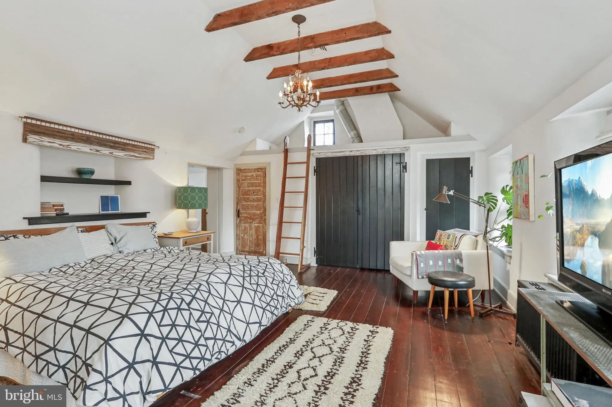 Phoenixville, Pennsylvania 19460, United States, 4 Bedrooms Bedrooms, ,3 BathroomsBathrooms,Residential,Contingent,82726