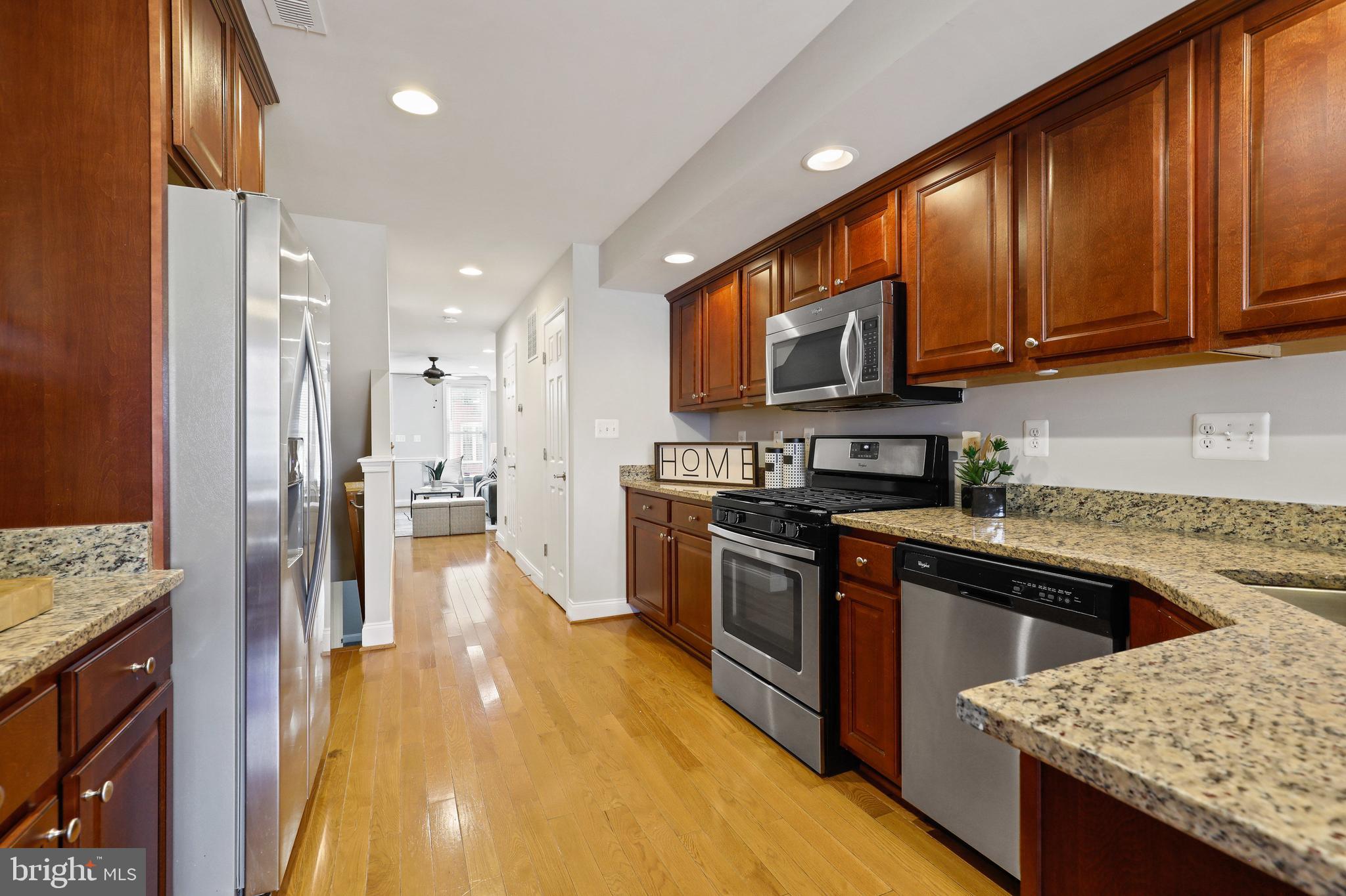 LOCUST POINT - Residential