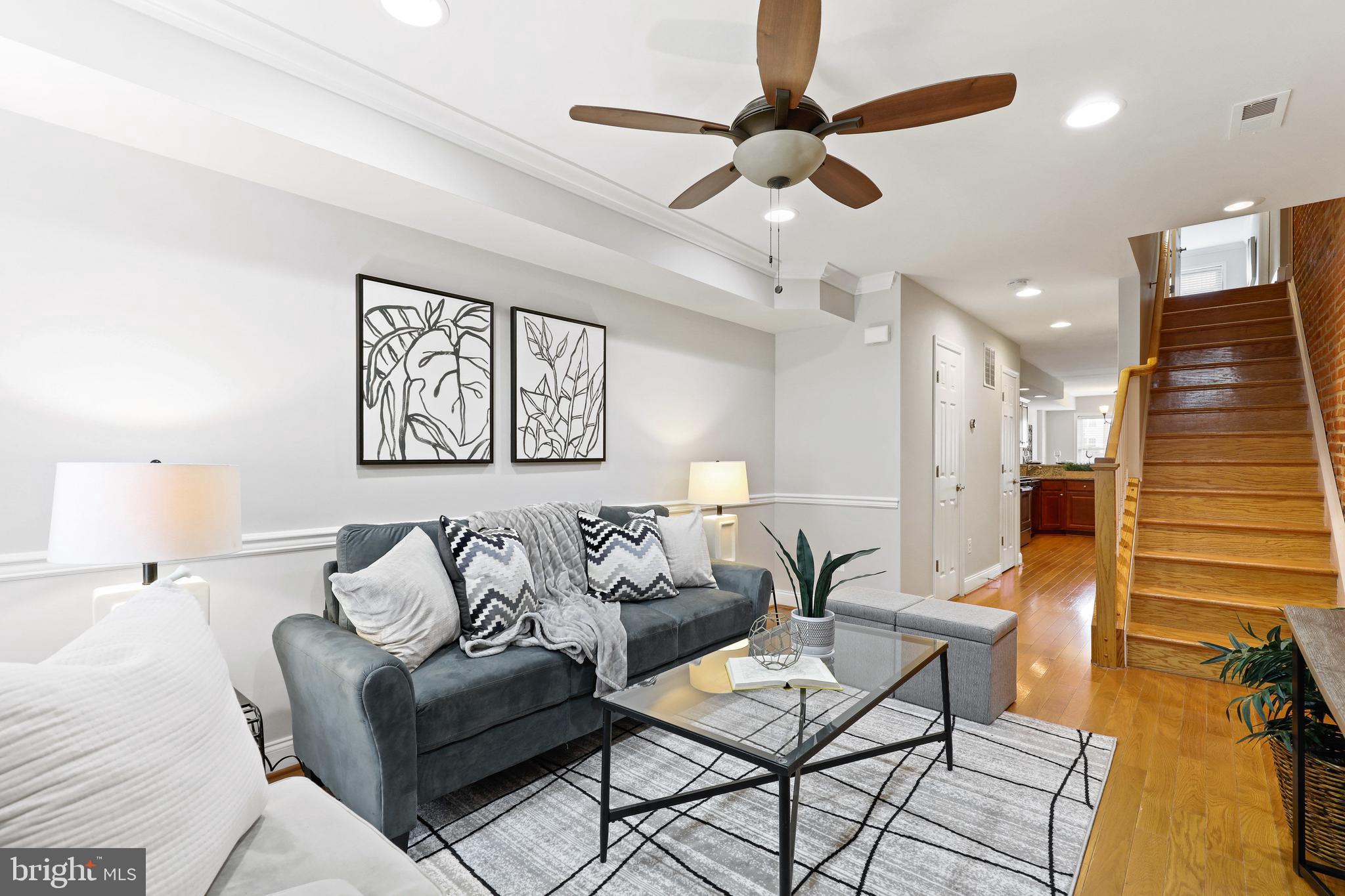 LOCUST POINT - Residential