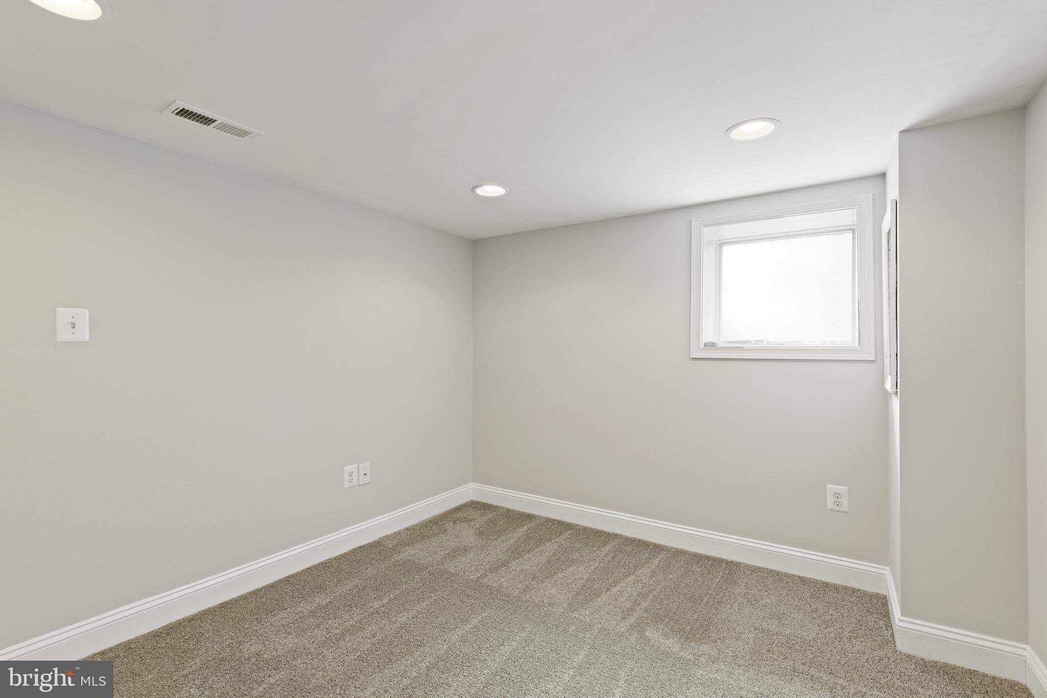 LOCUST POINT - Residential