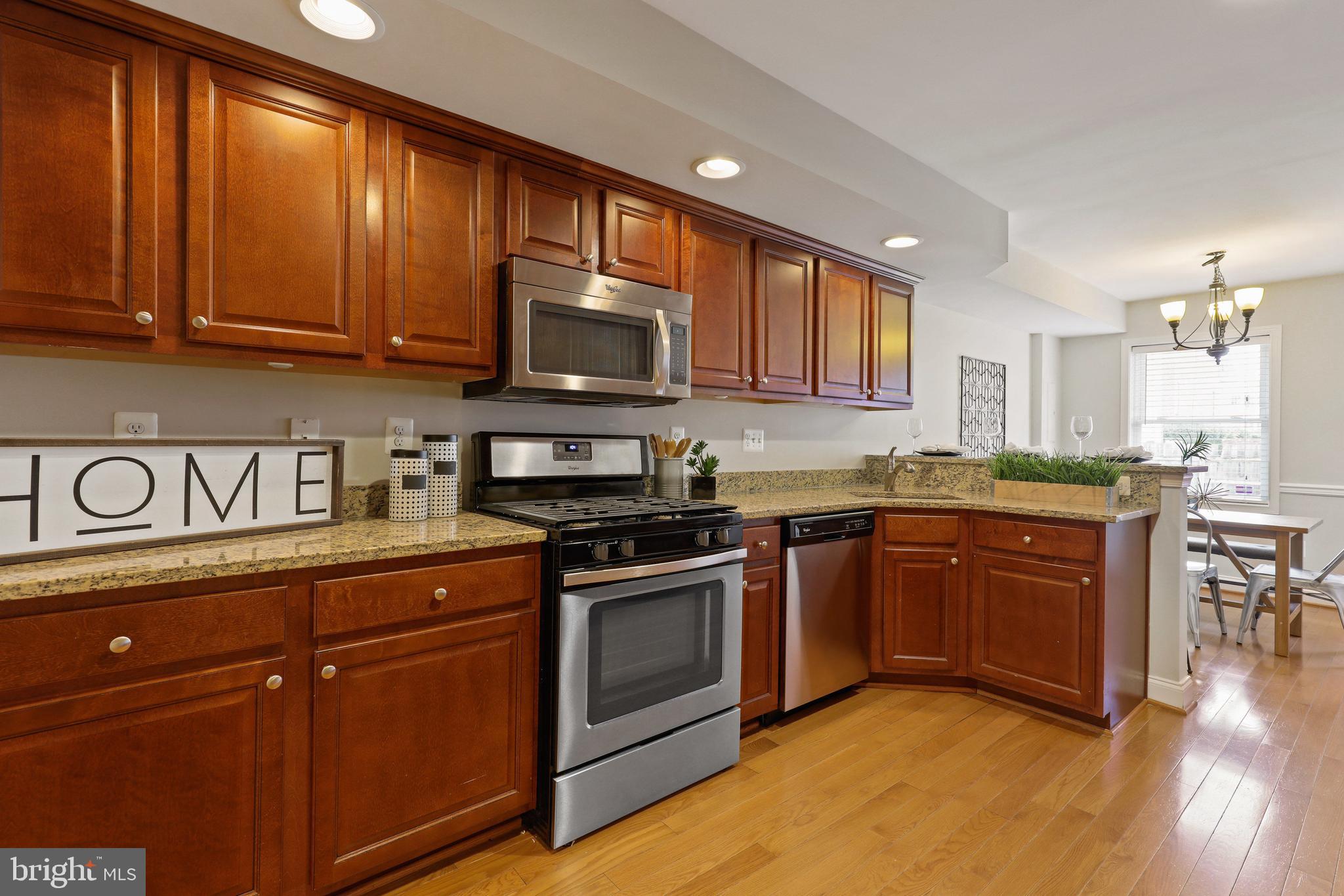 LOCUST POINT - Residential