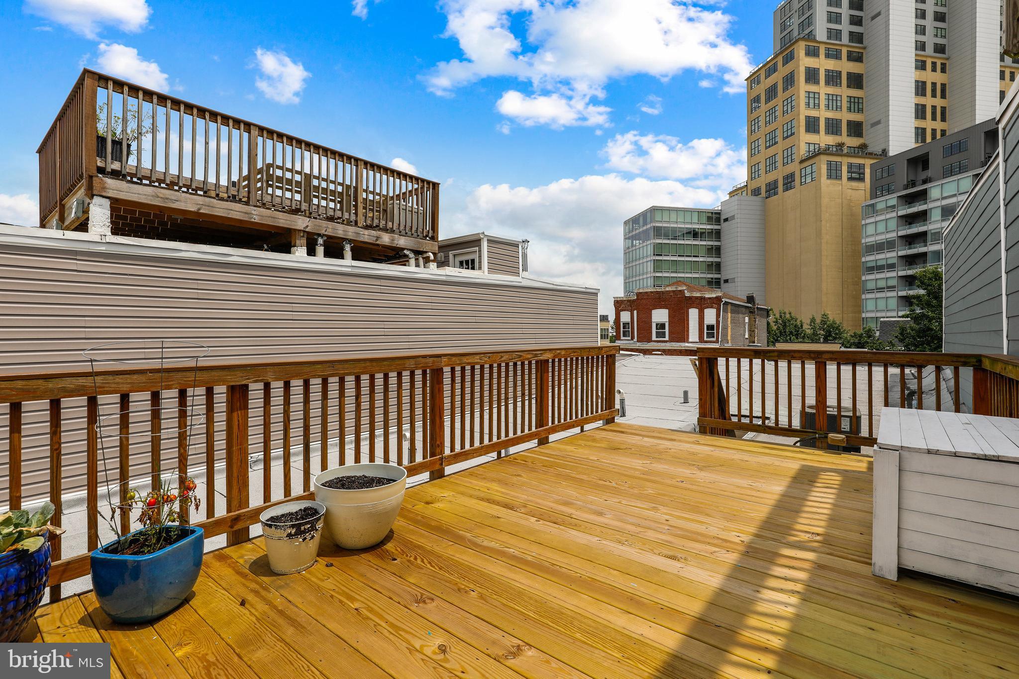 LOCUST POINT - Residential