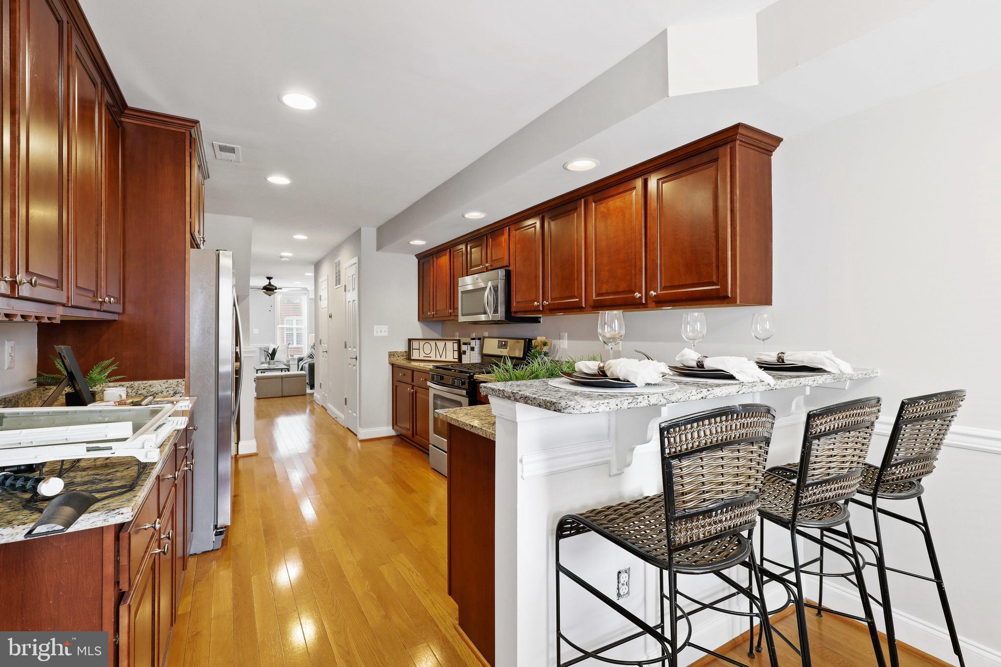 LOCUST POINT - Residential