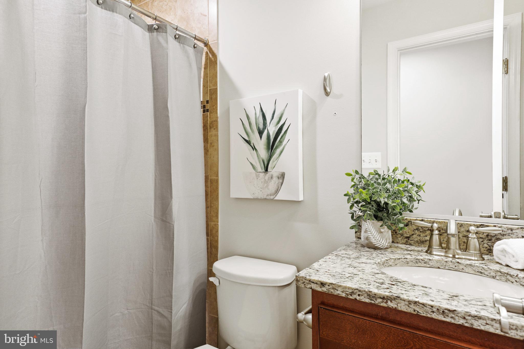 LOCUST POINT - Residential