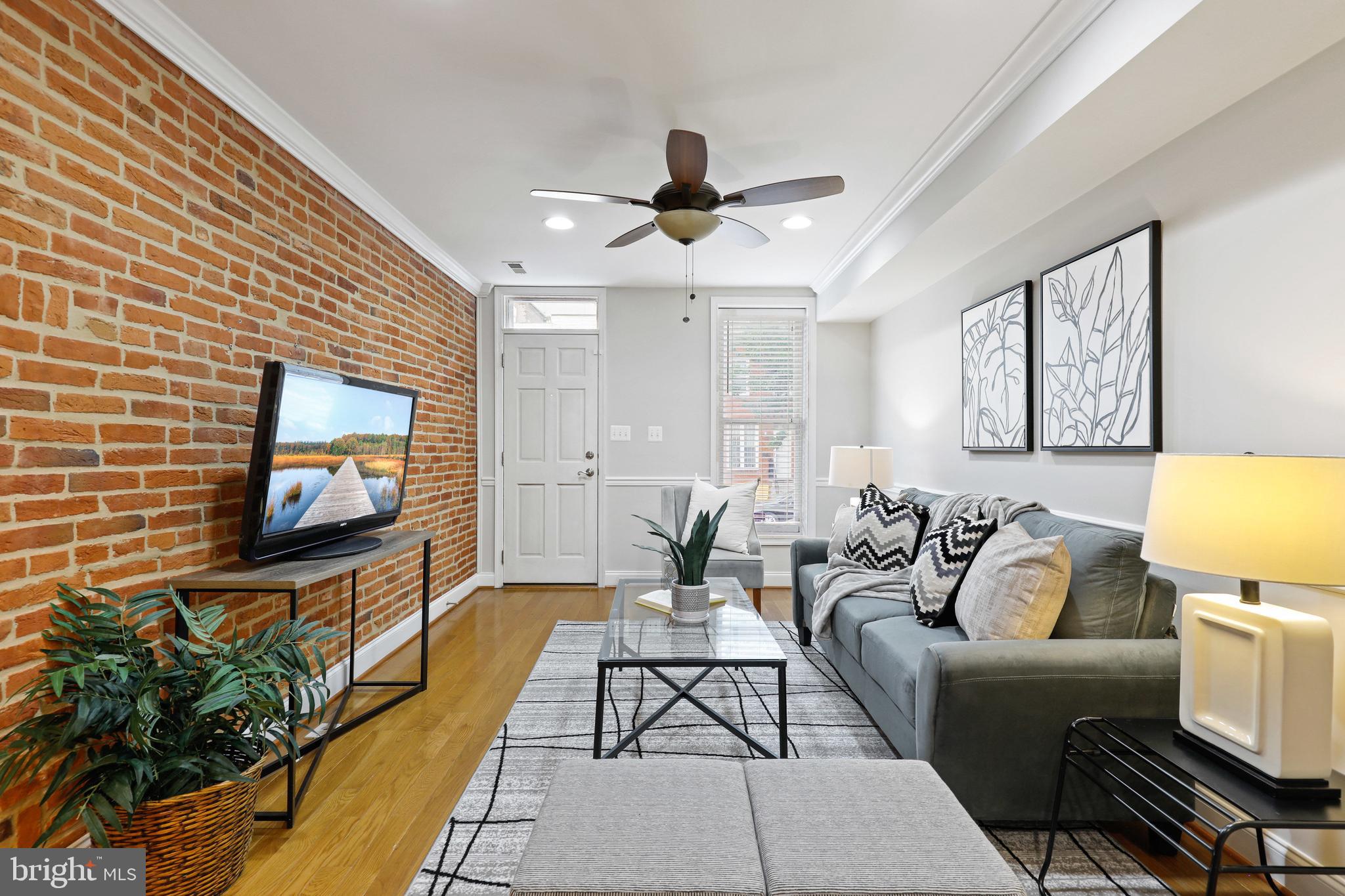 LOCUST POINT - Residential