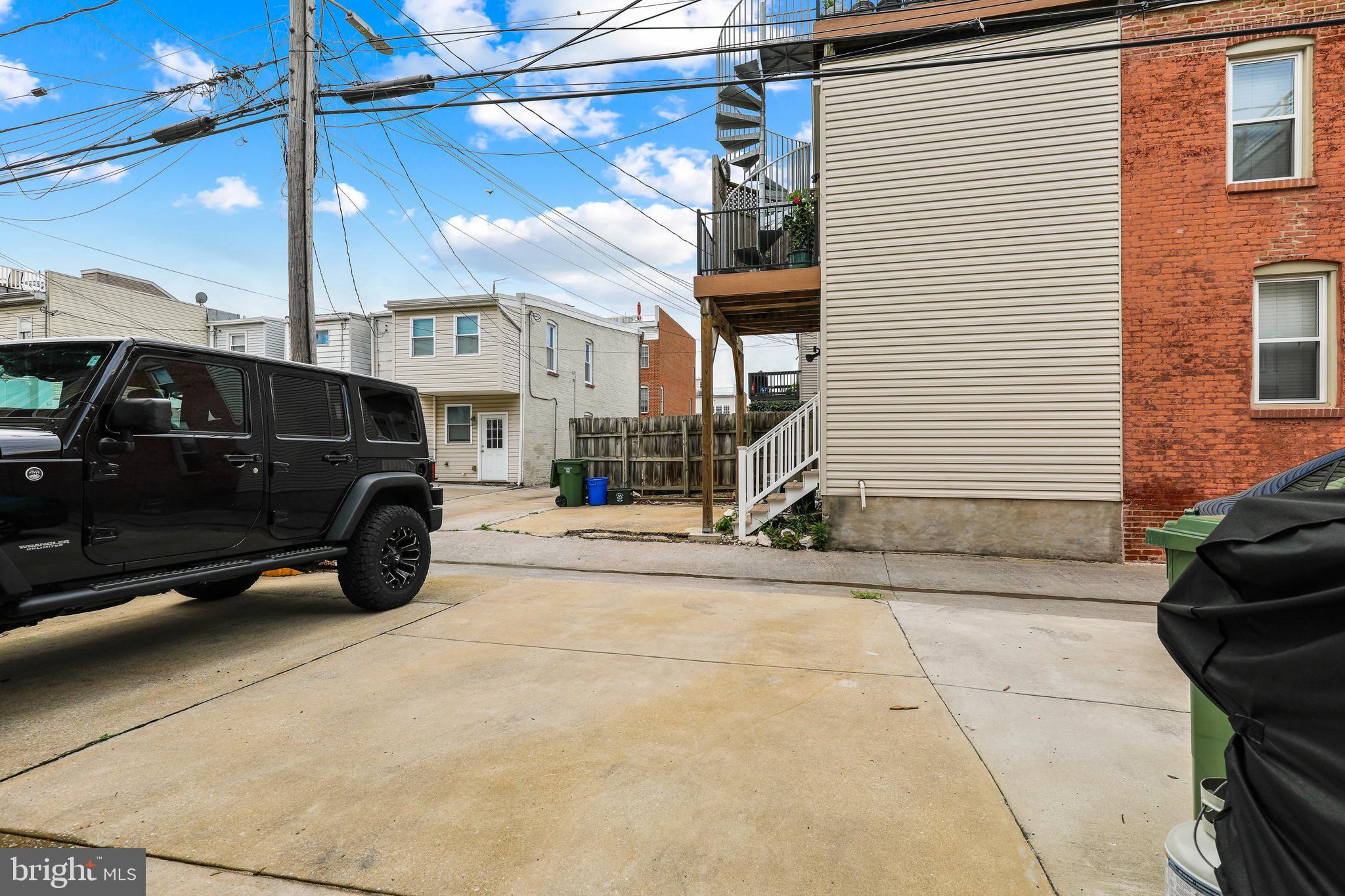 LOCUST POINT - Residential
