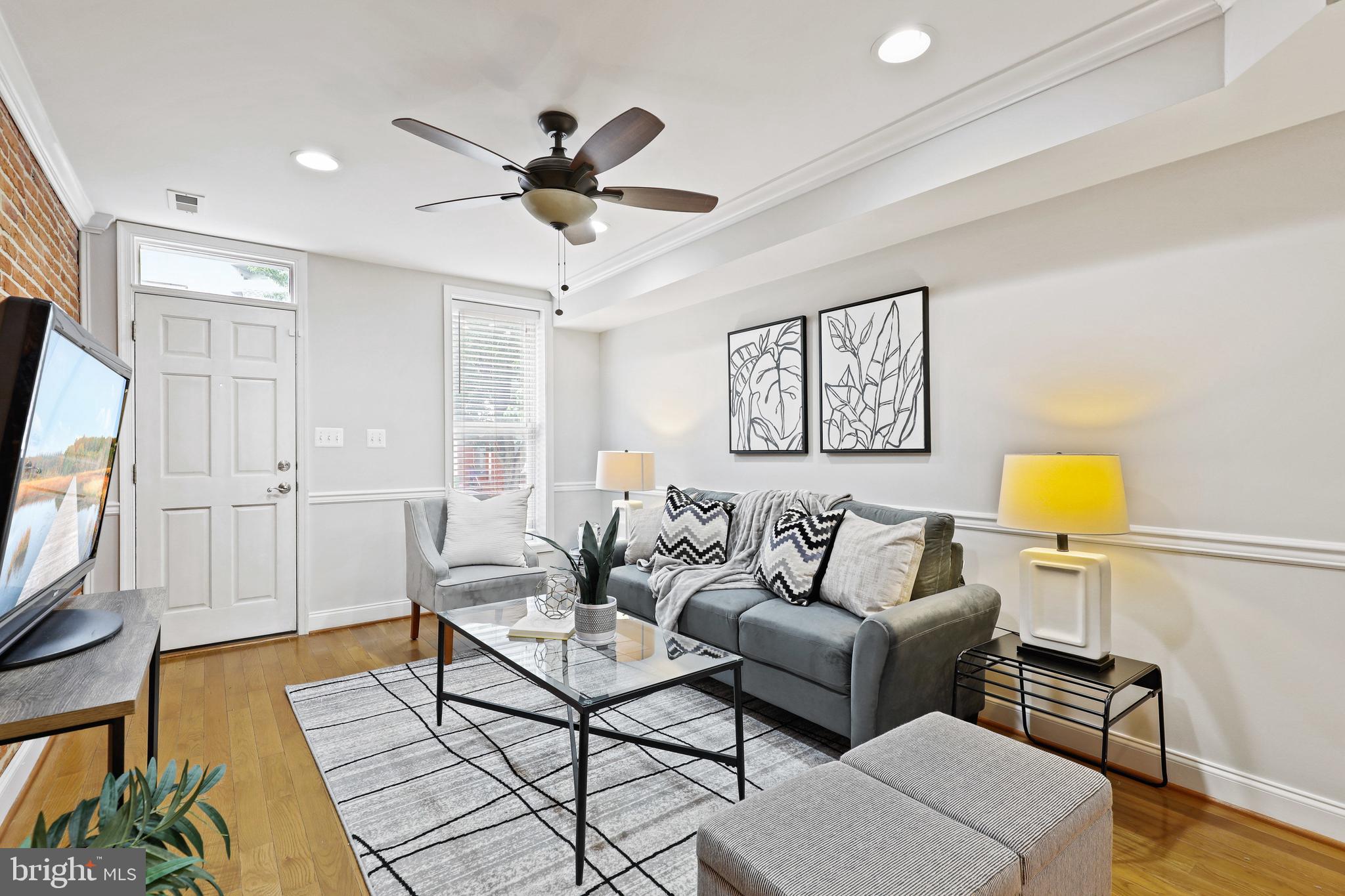 LOCUST POINT - Residential