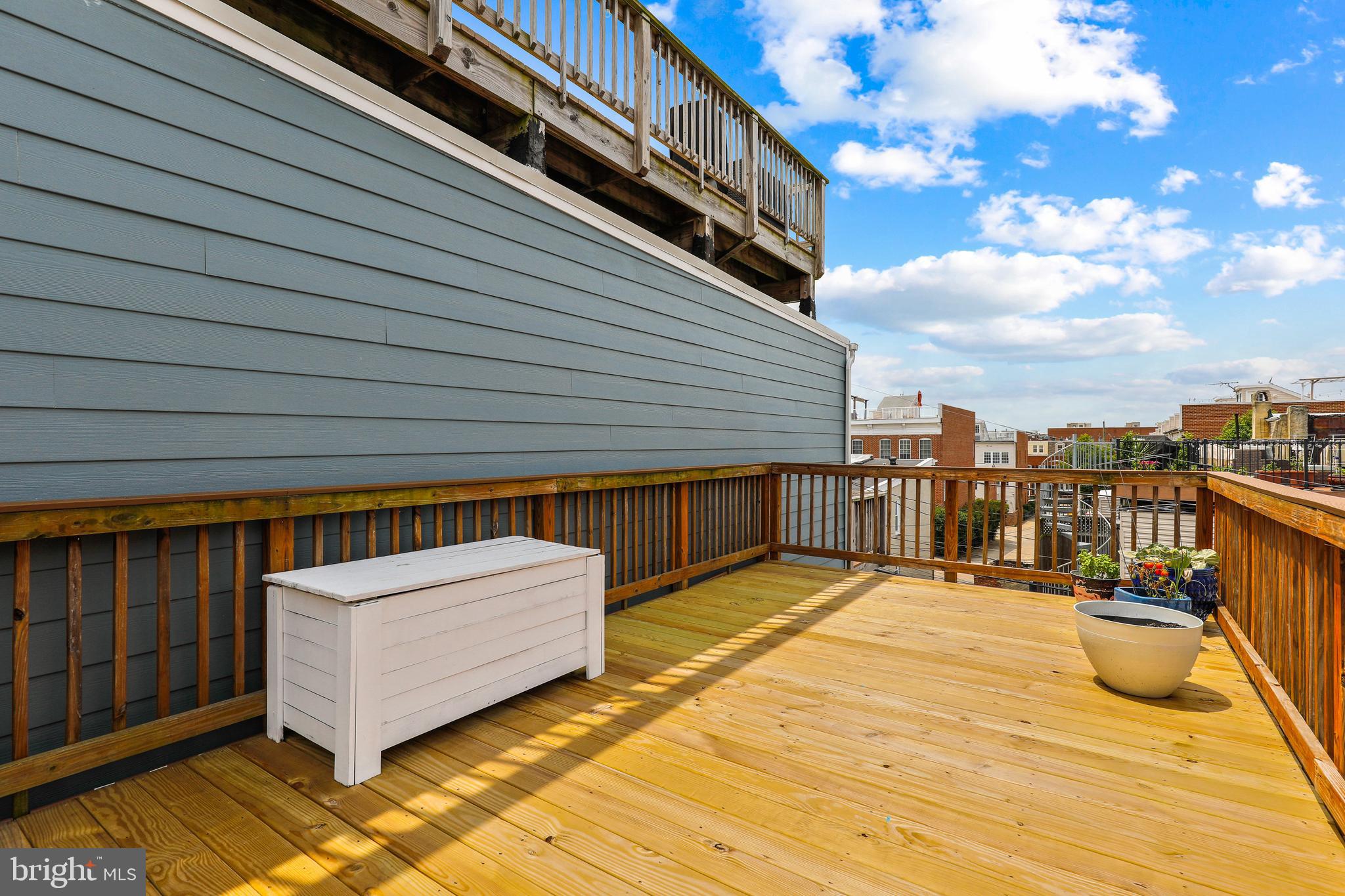 LOCUST POINT - Residential