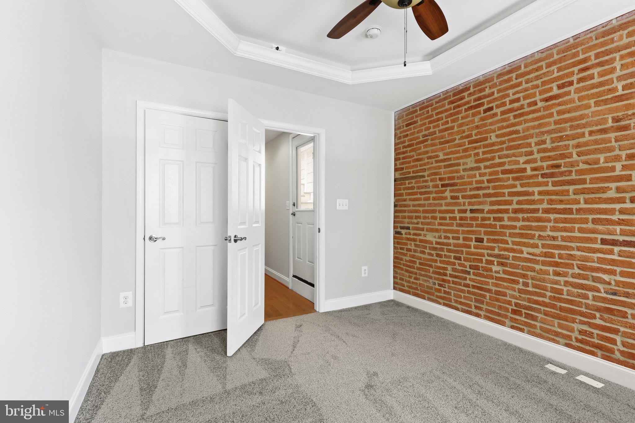 LOCUST POINT - Residential