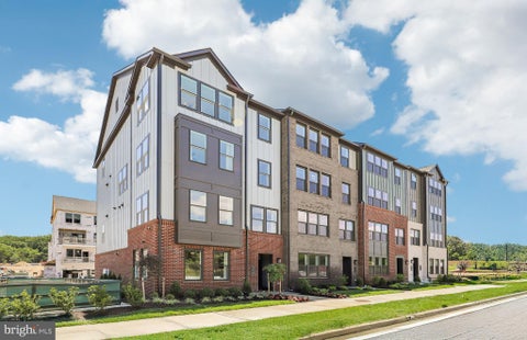 Condo For Sale - 628 Parkview Avenue<br/> GAITHERSBURG, MD 20878