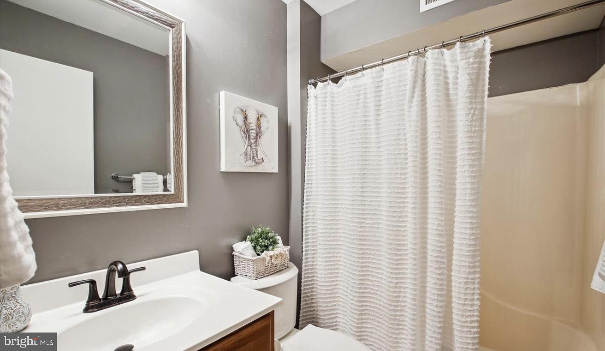 ANNAPOLIS OVERLOOK - Residential