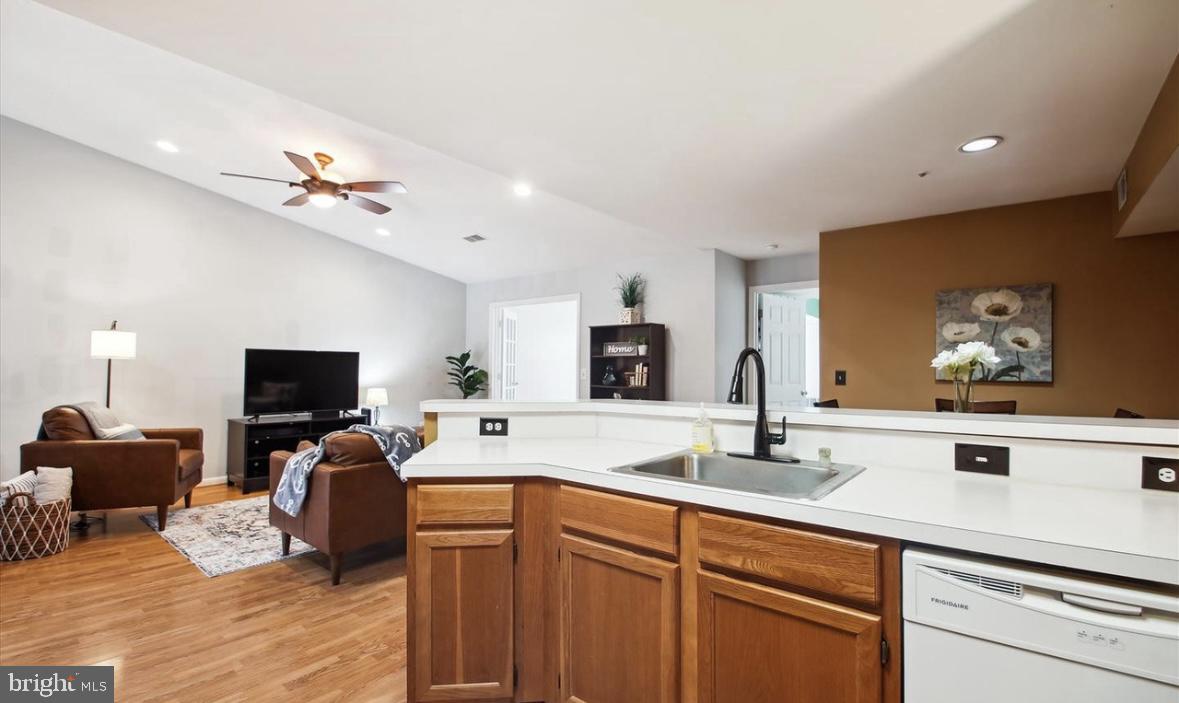 ANNAPOLIS OVERLOOK - Residential