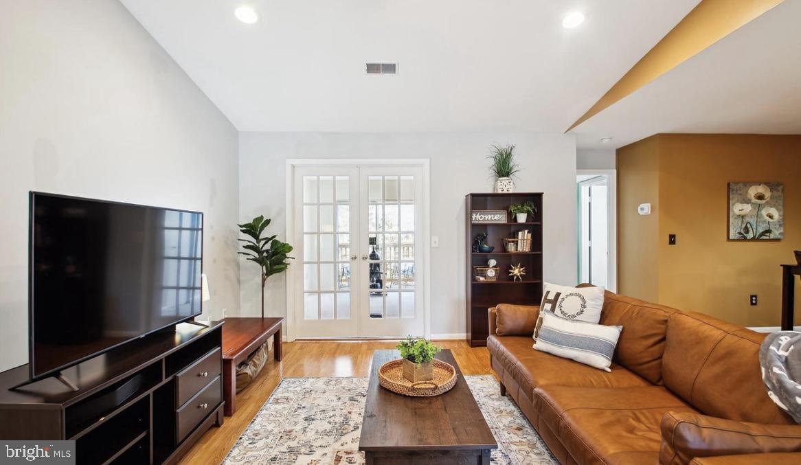 ANNAPOLIS OVERLOOK - Residential