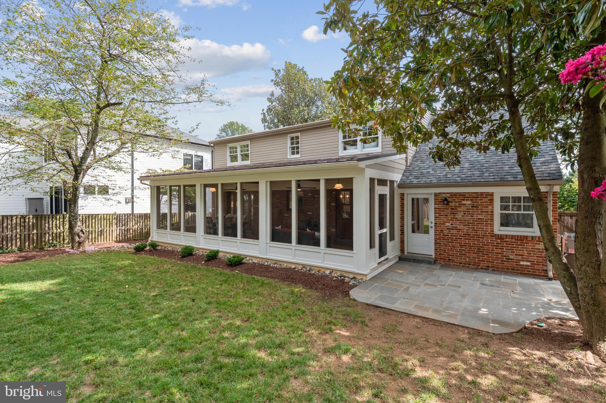 PINEVIEW - Residential