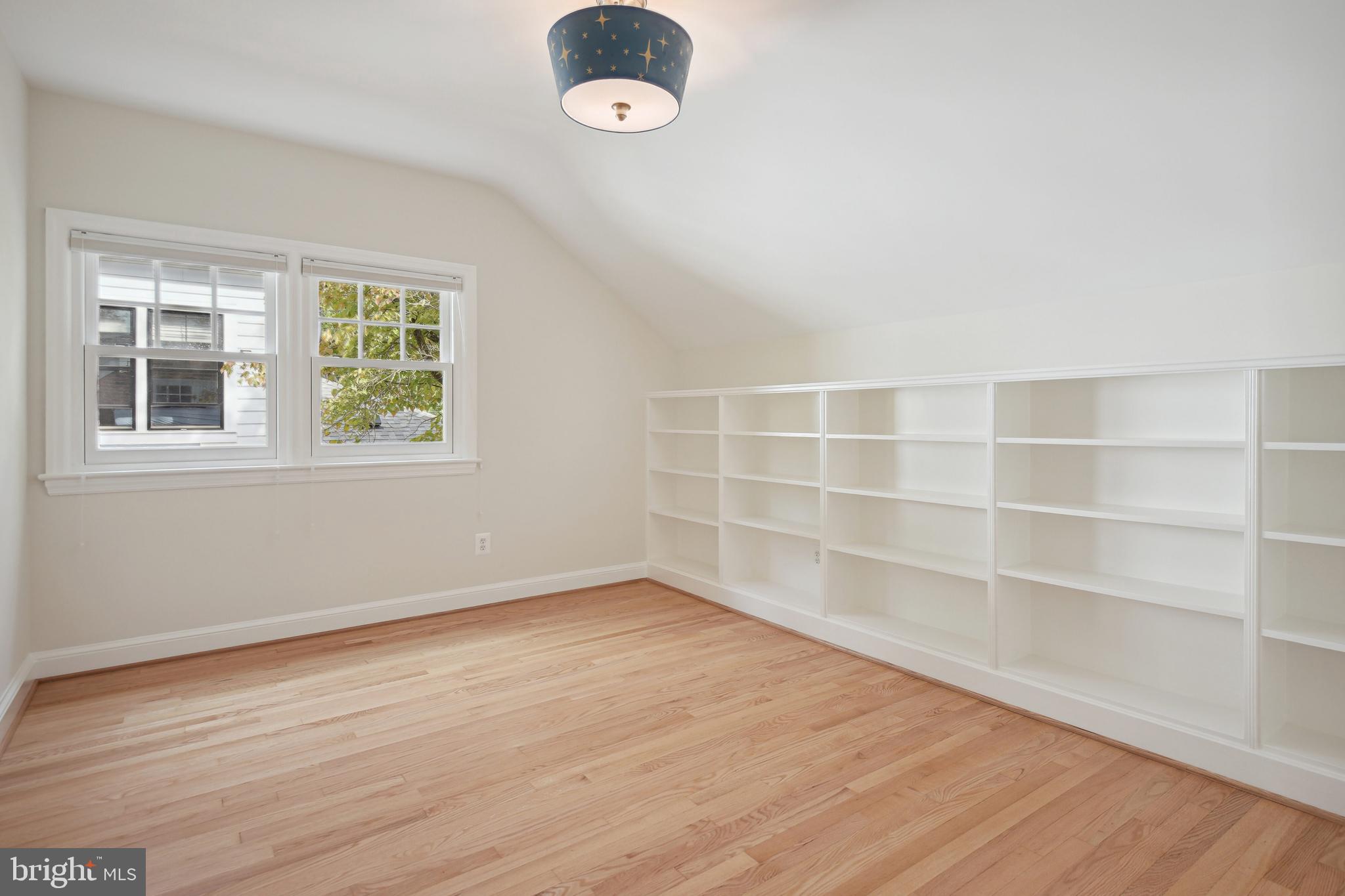 PINEVIEW - Residential