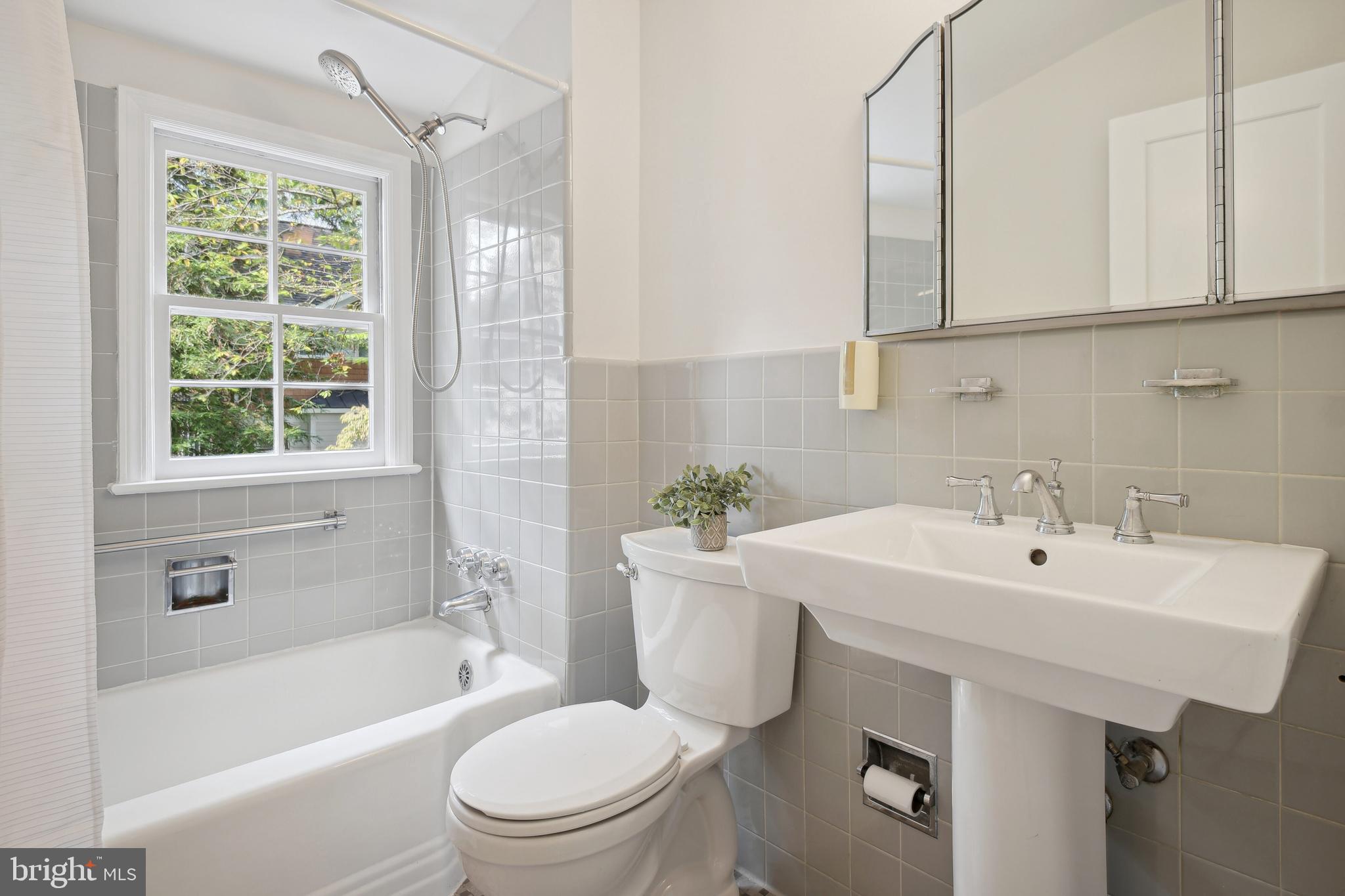 PINEVIEW - Residential