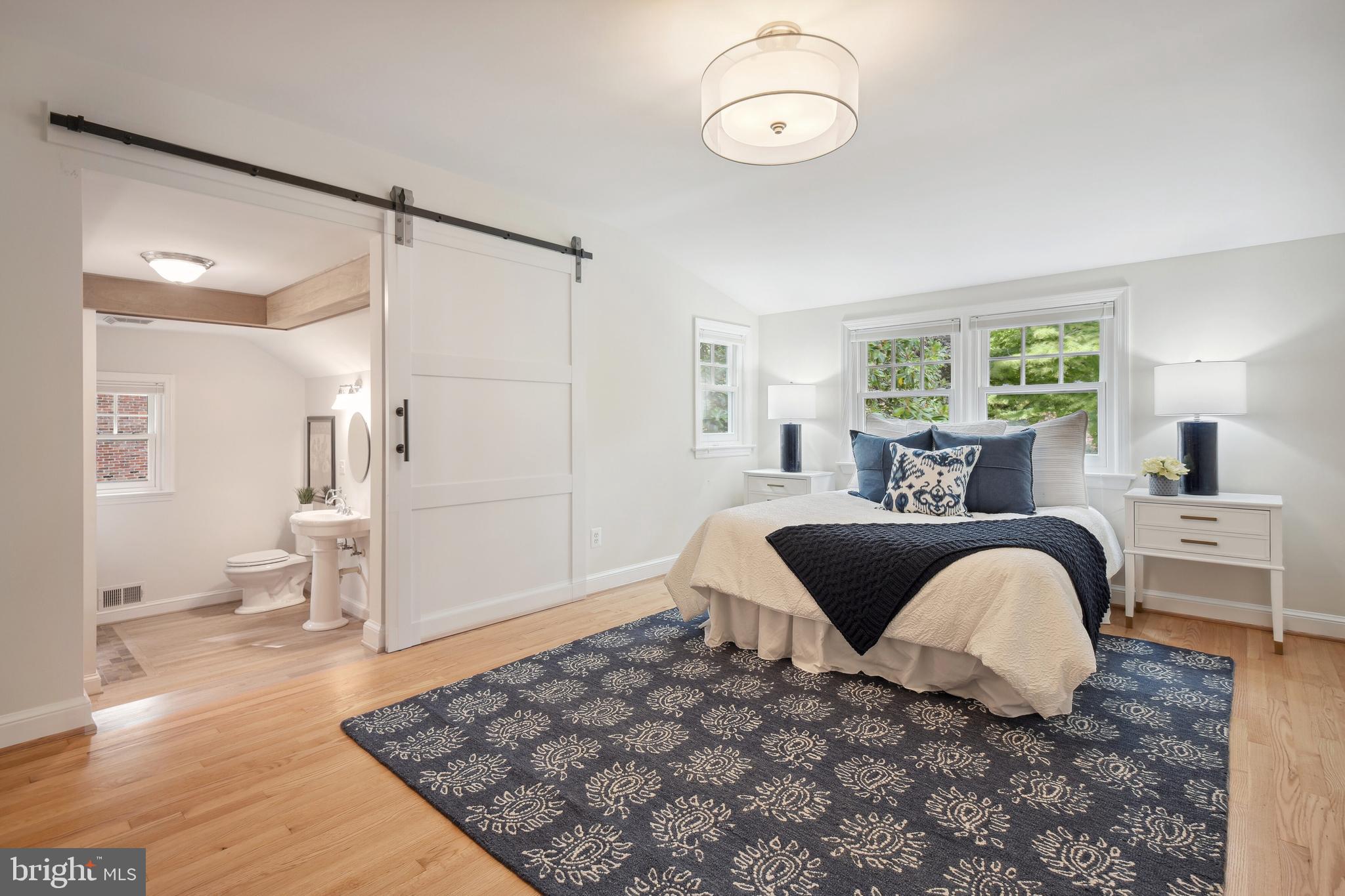 PINEVIEW - Residential