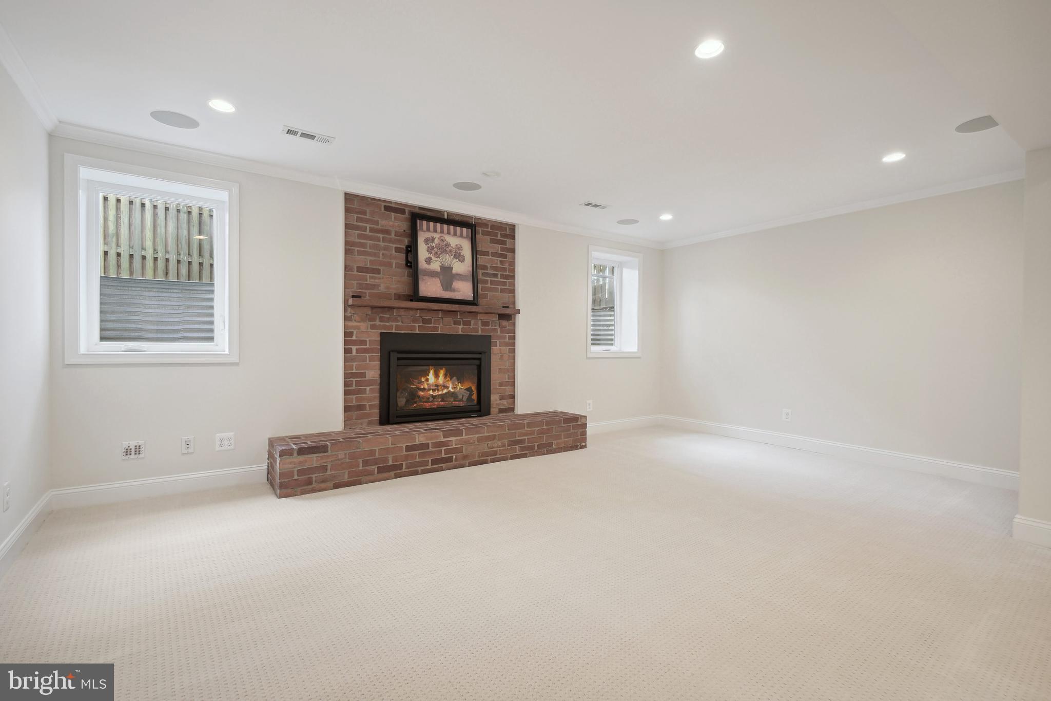 PINEVIEW - Residential