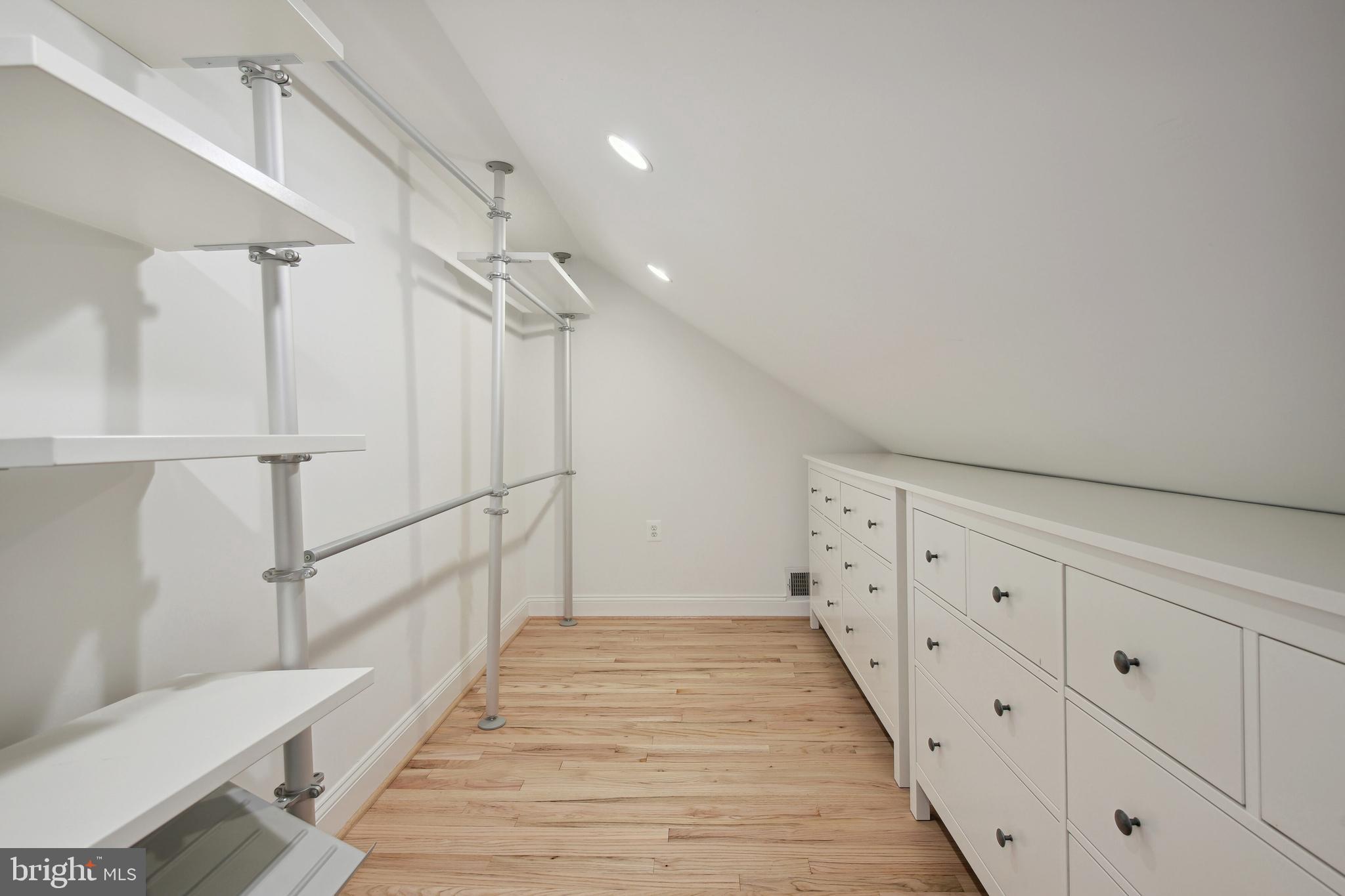 PINEVIEW - Residential