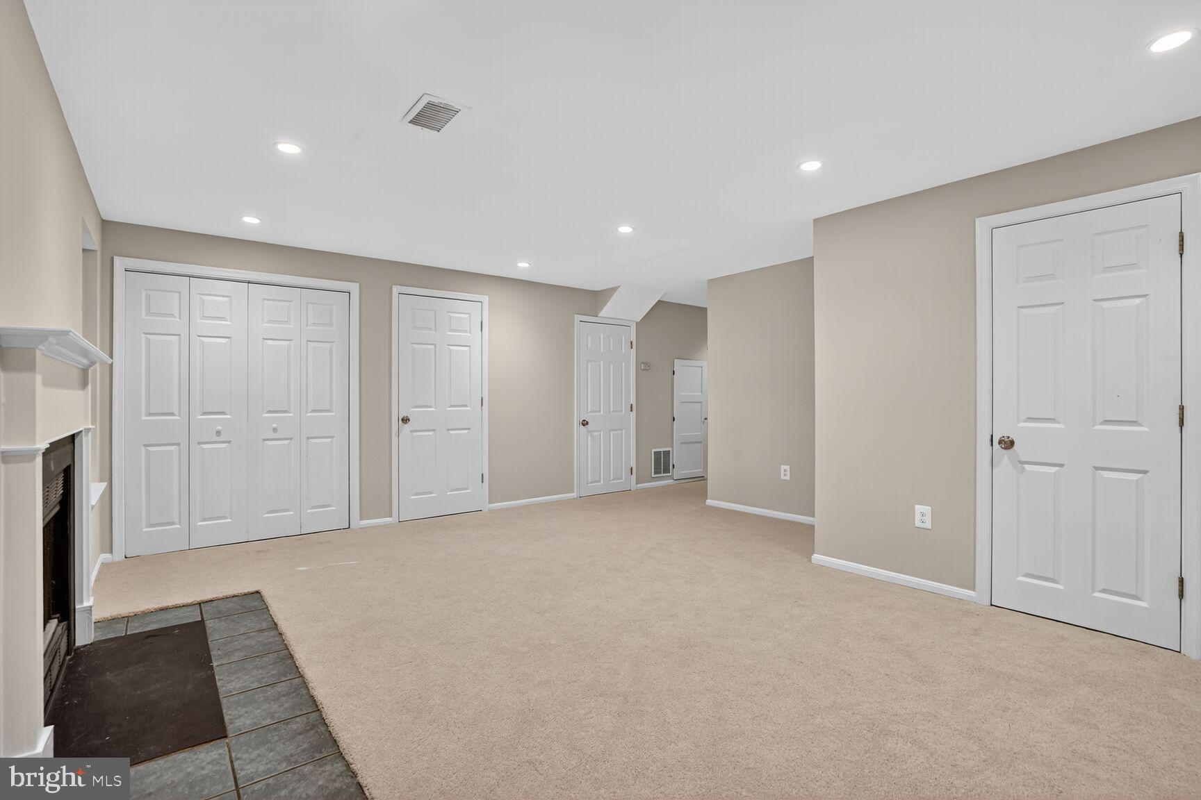 NORTH HART RUN - Residential Lease