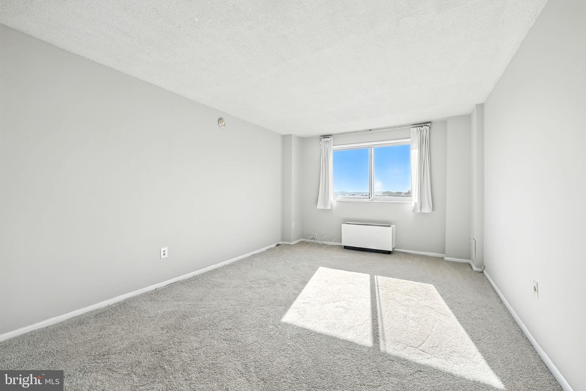 HUNTING CREEK CLUB CONDOMINIUMS - Residential