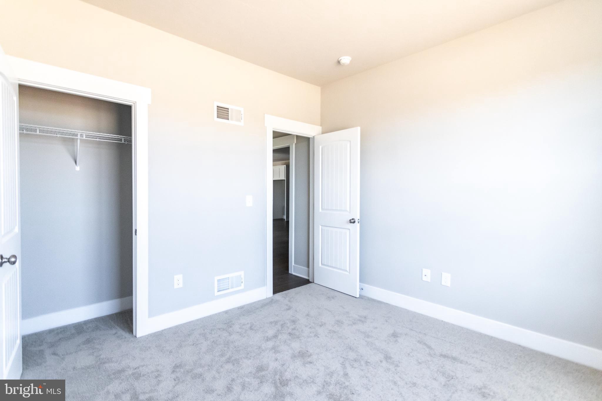 SALEM OVERLOOK - Residential