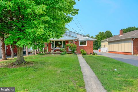7822 EDDLYNCH ROAD DUNDALK MD 21222