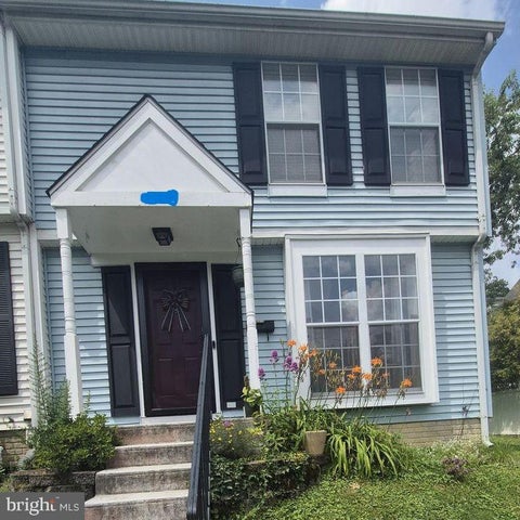Townhouse For Rent - 2210 S Lowell Street<br/> ARLINGTON, VA 22206