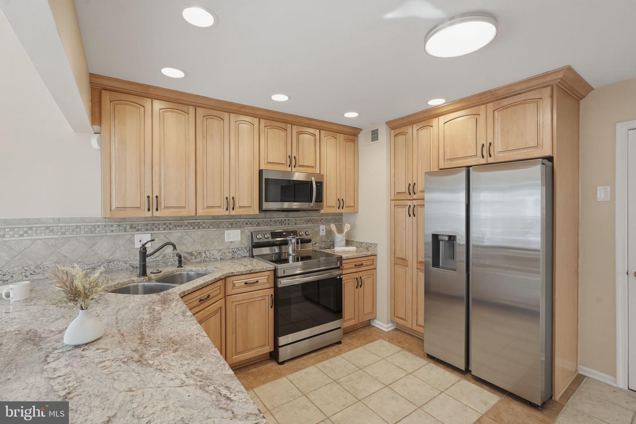 6509 OLD COACH COURT