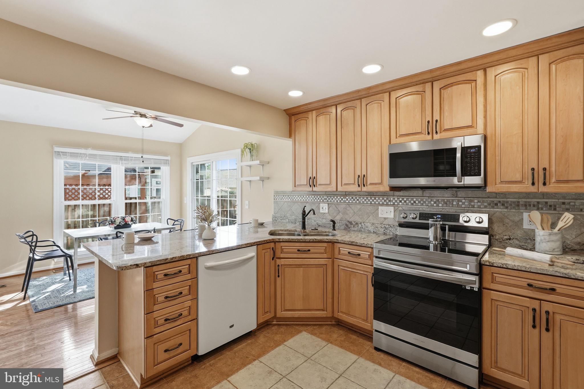 6509 OLD COACH COURT