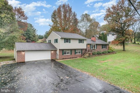 6825 GLATFELTERS STATION ROAD SEVEN VALLEYS PA 17360