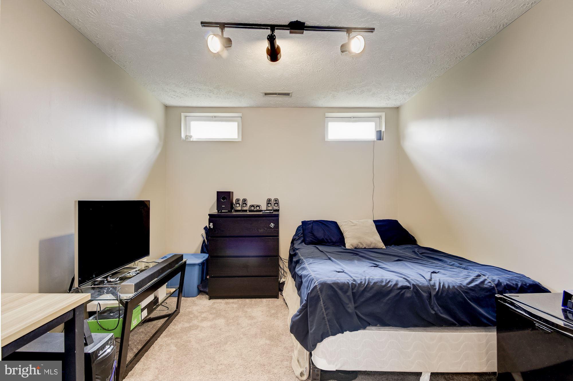 PINEY ORCHARD - Residential