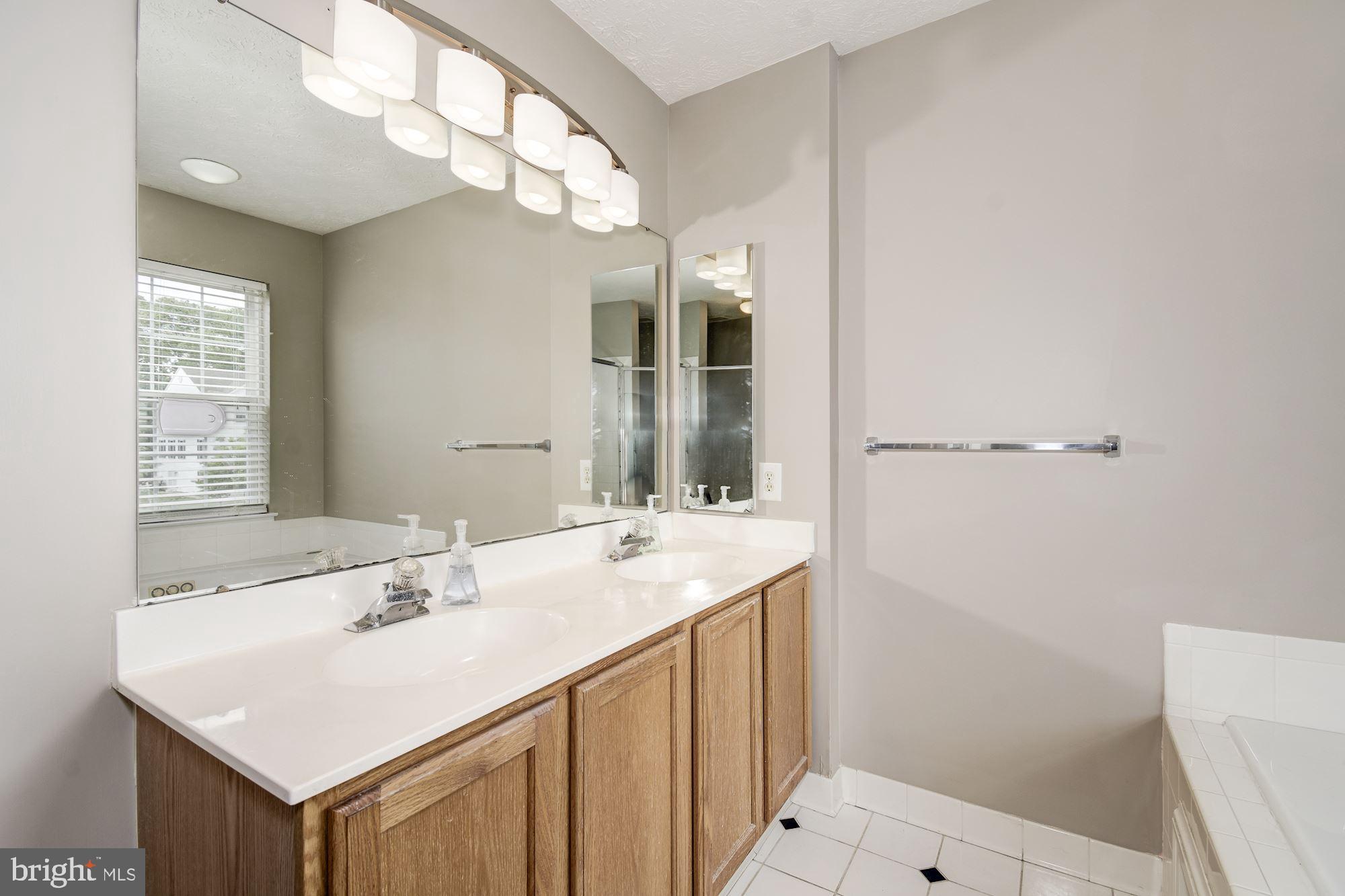 PINEY ORCHARD - Residential