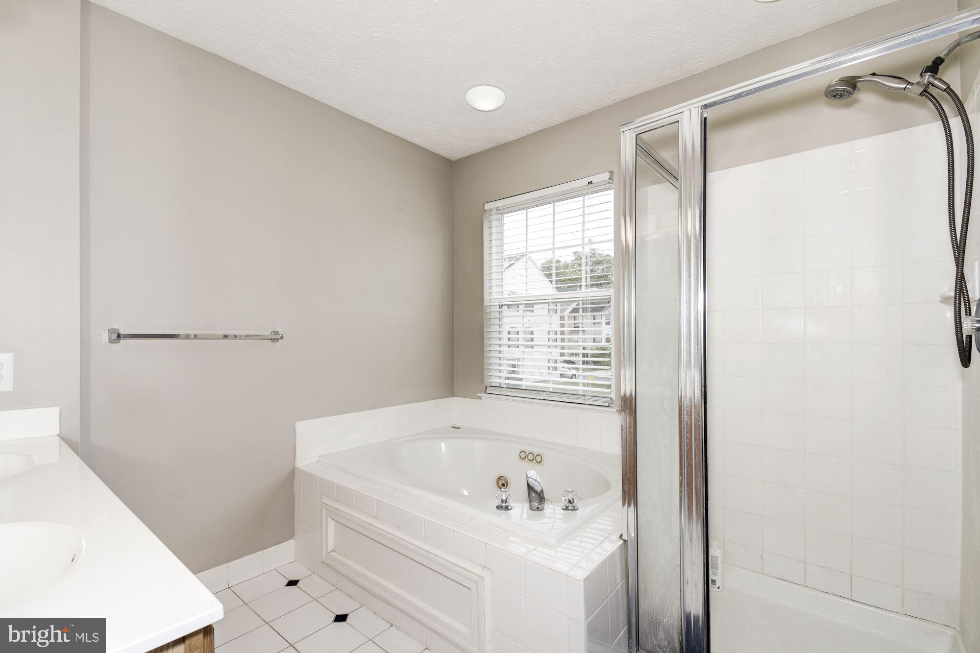 PINEY ORCHARD - Residential