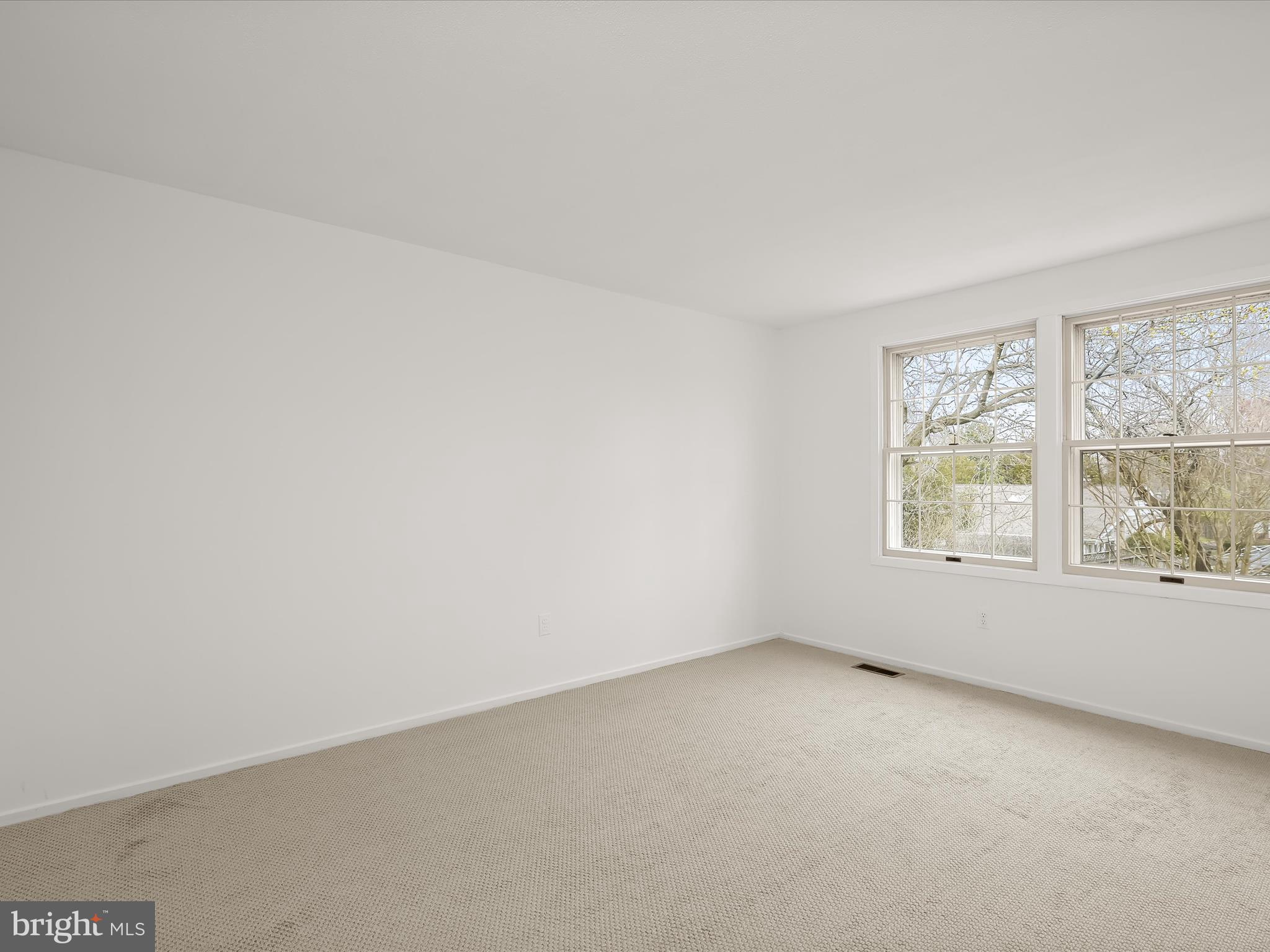 CAROL SQUARE - Residential