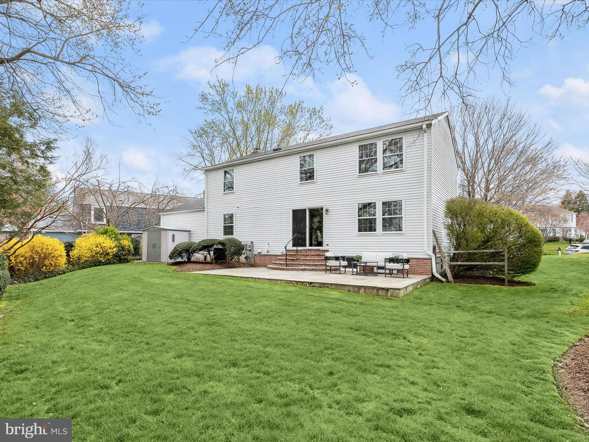 CAROL SQUARE - Residential