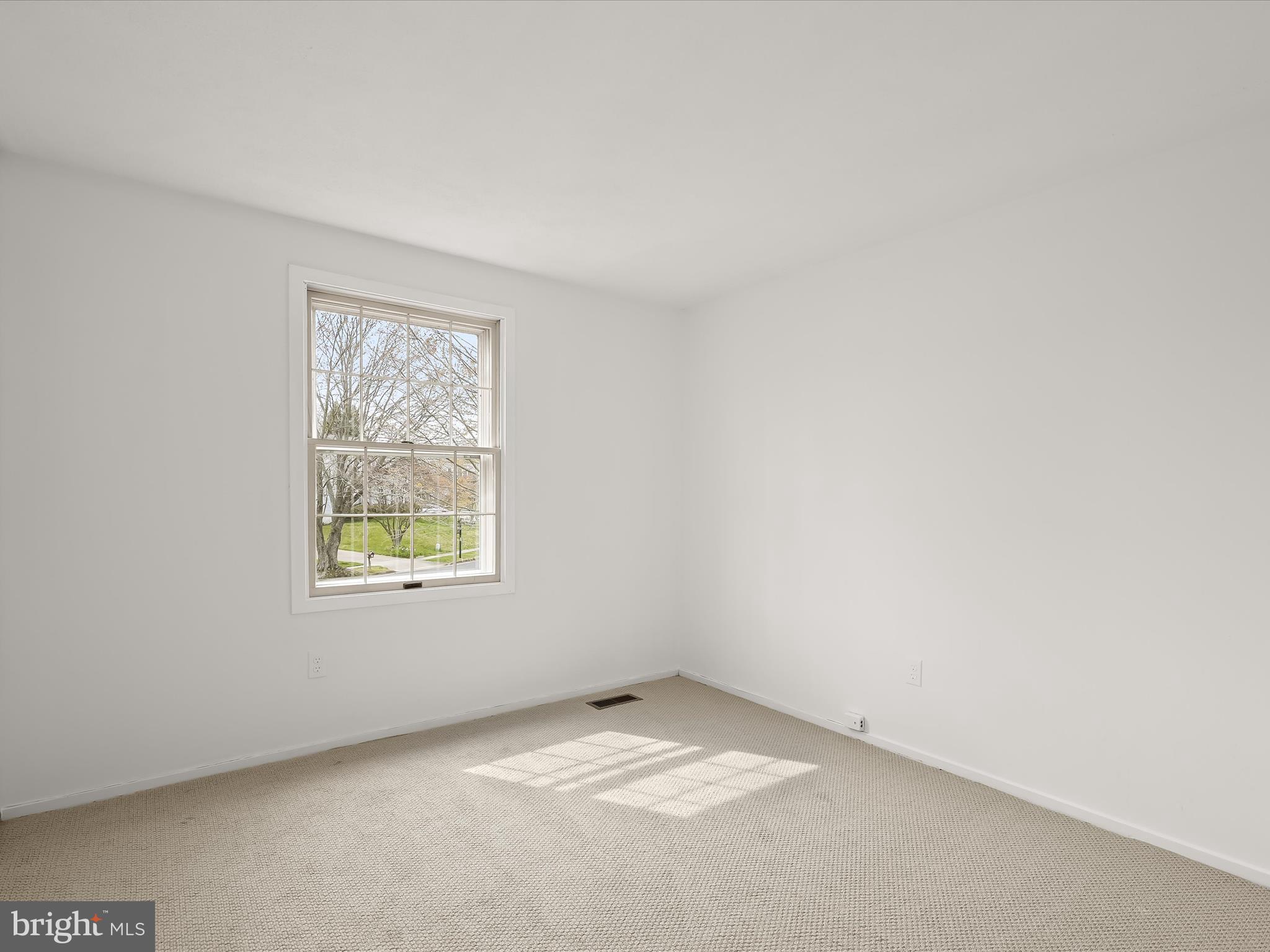 CAROL SQUARE - Residential