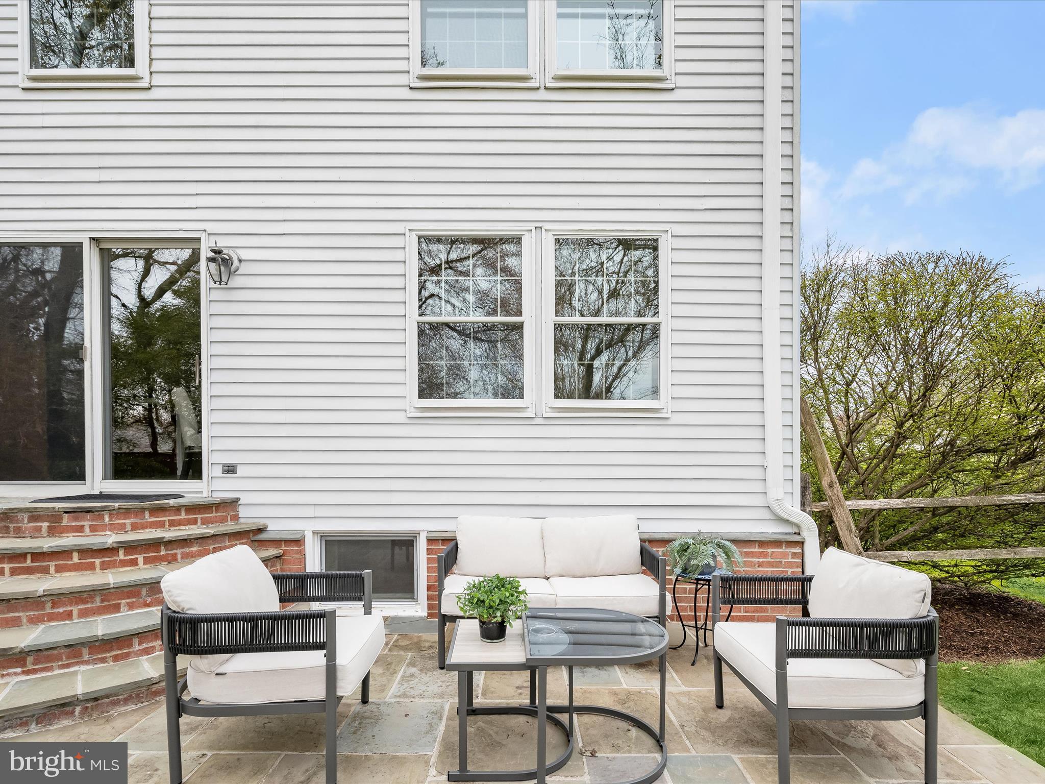 CAROL SQUARE - Residential