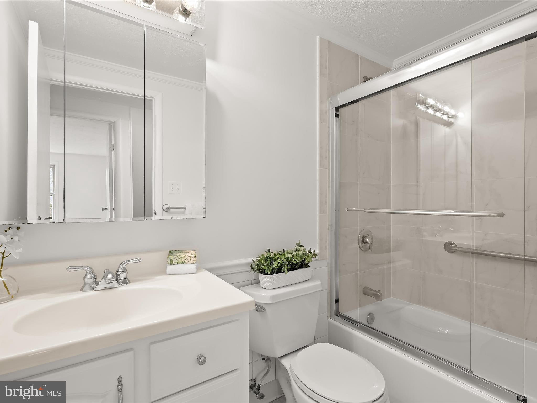 CAROL SQUARE - Residential