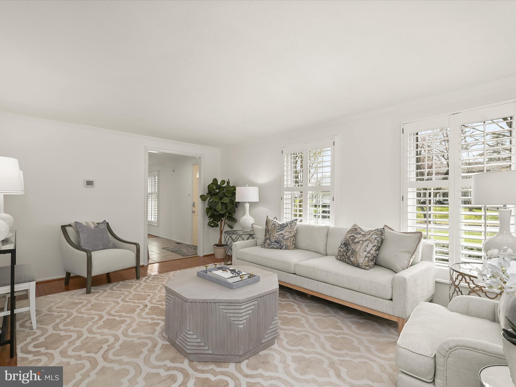 CAROL SQUARE - Residential