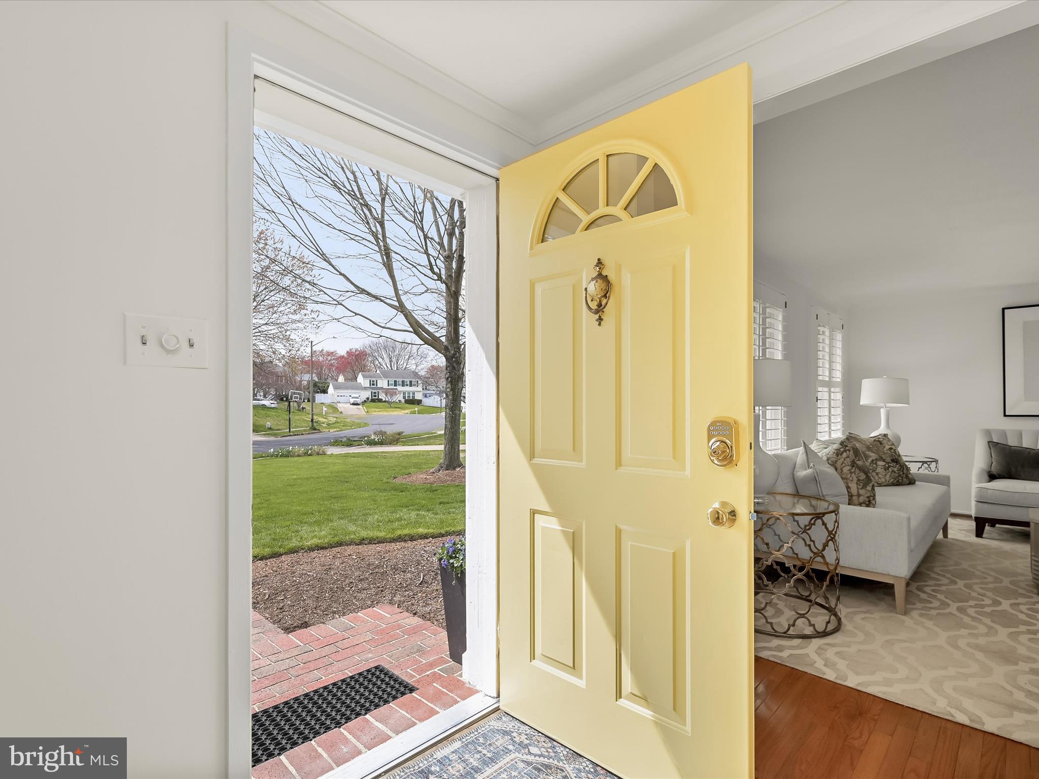 CAROL SQUARE - Residential