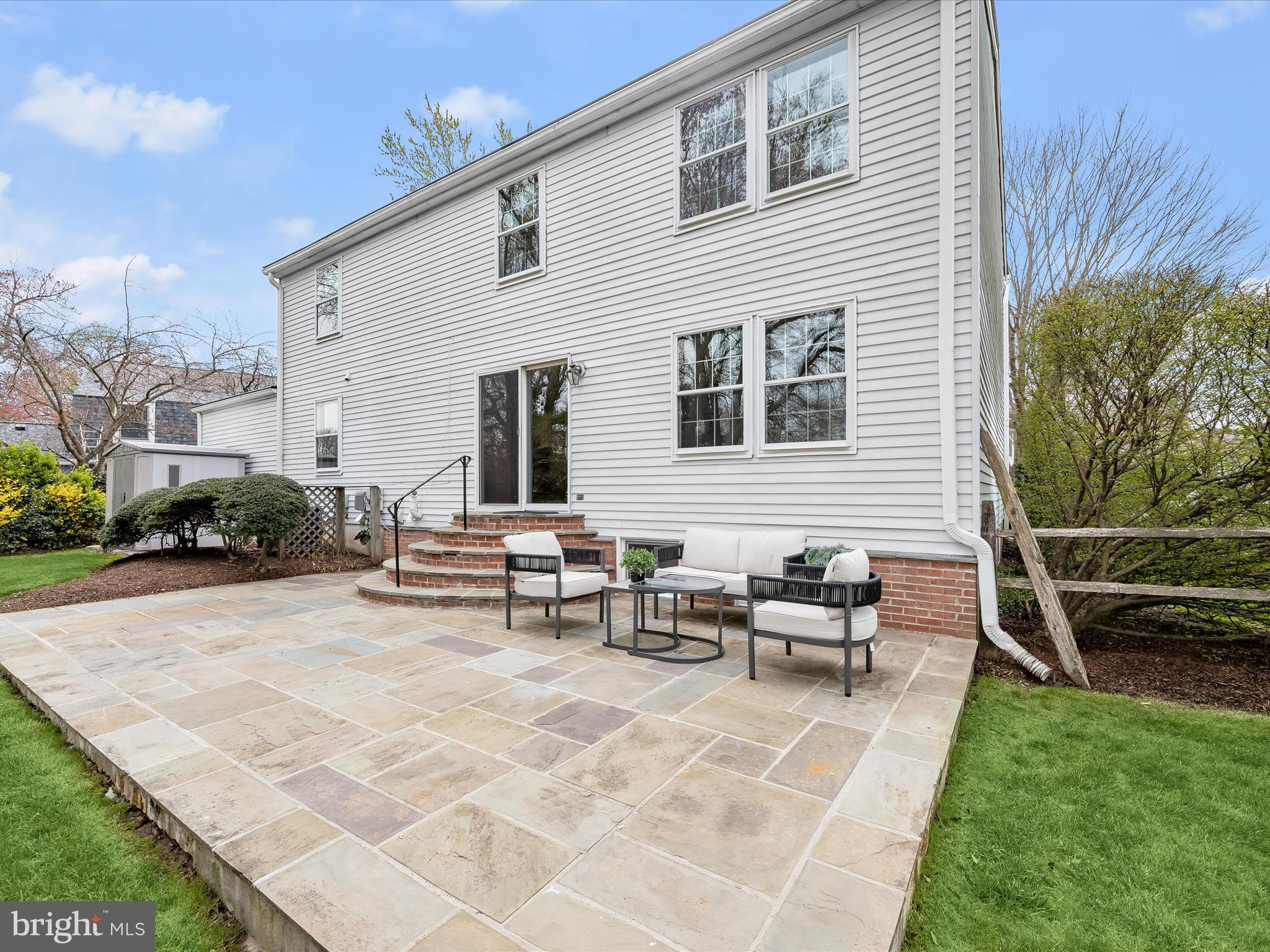 CAROL SQUARE - Residential