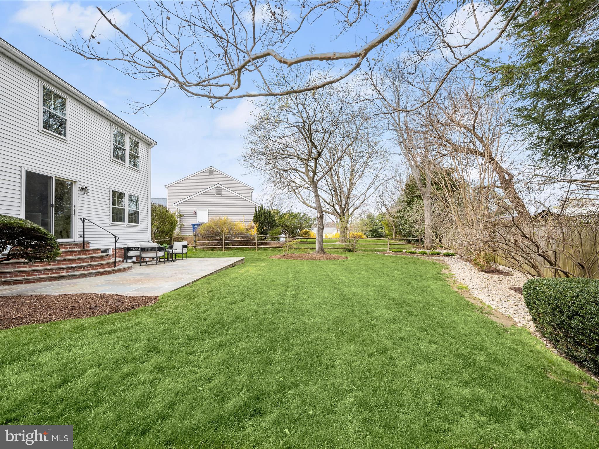 CAROL SQUARE - Residential