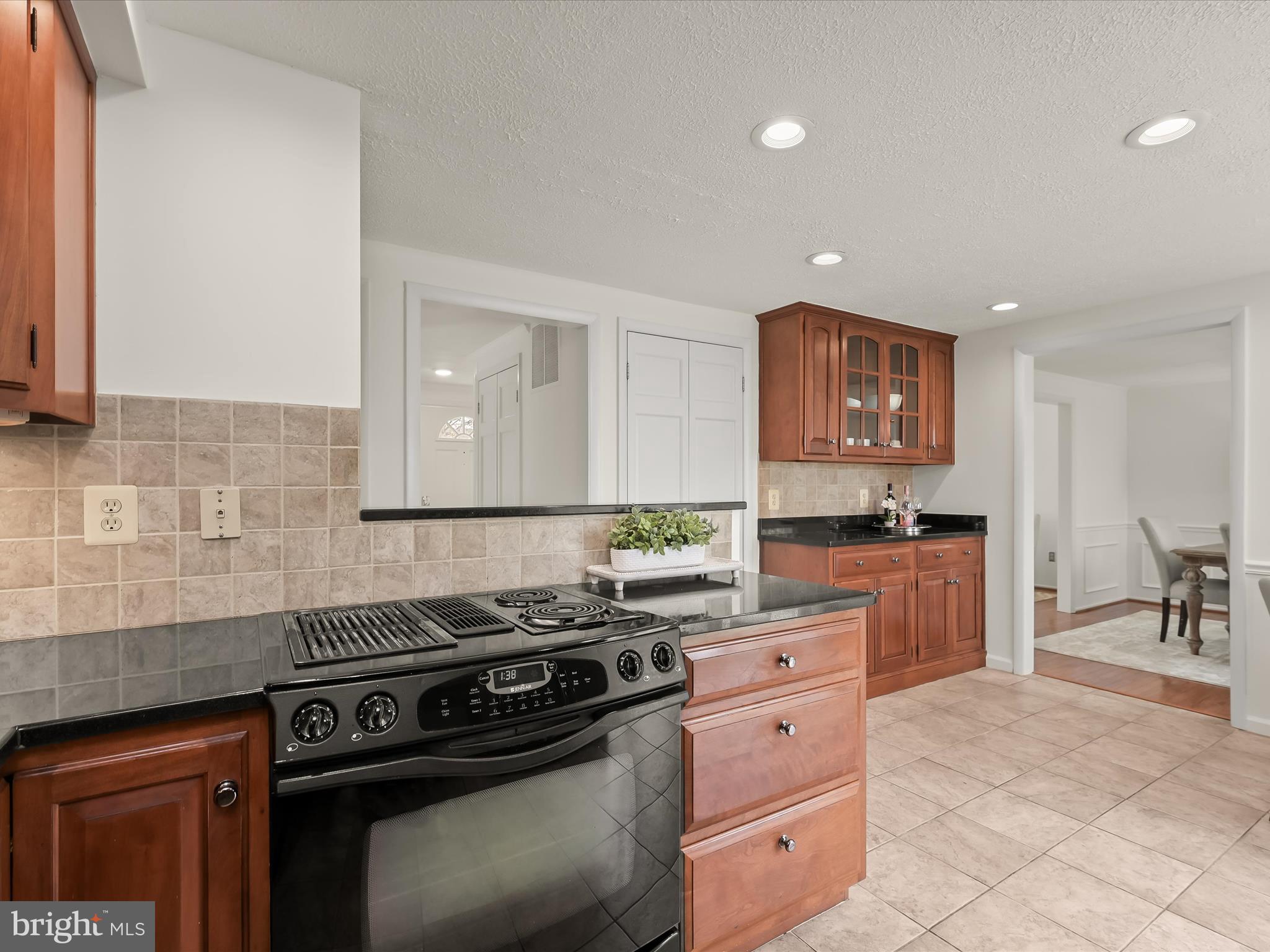 CAROL SQUARE - Residential