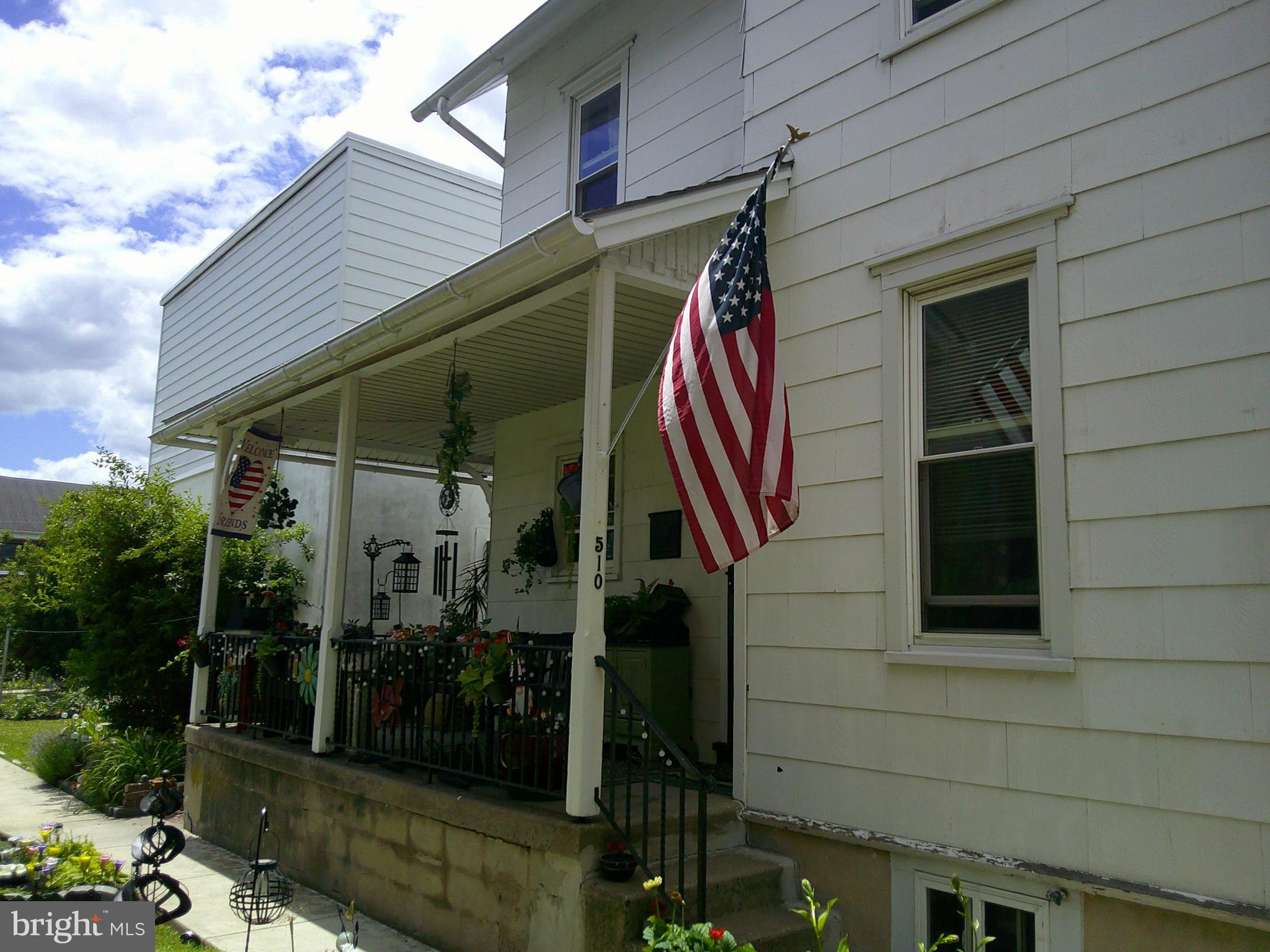 512 W BROAD STREET